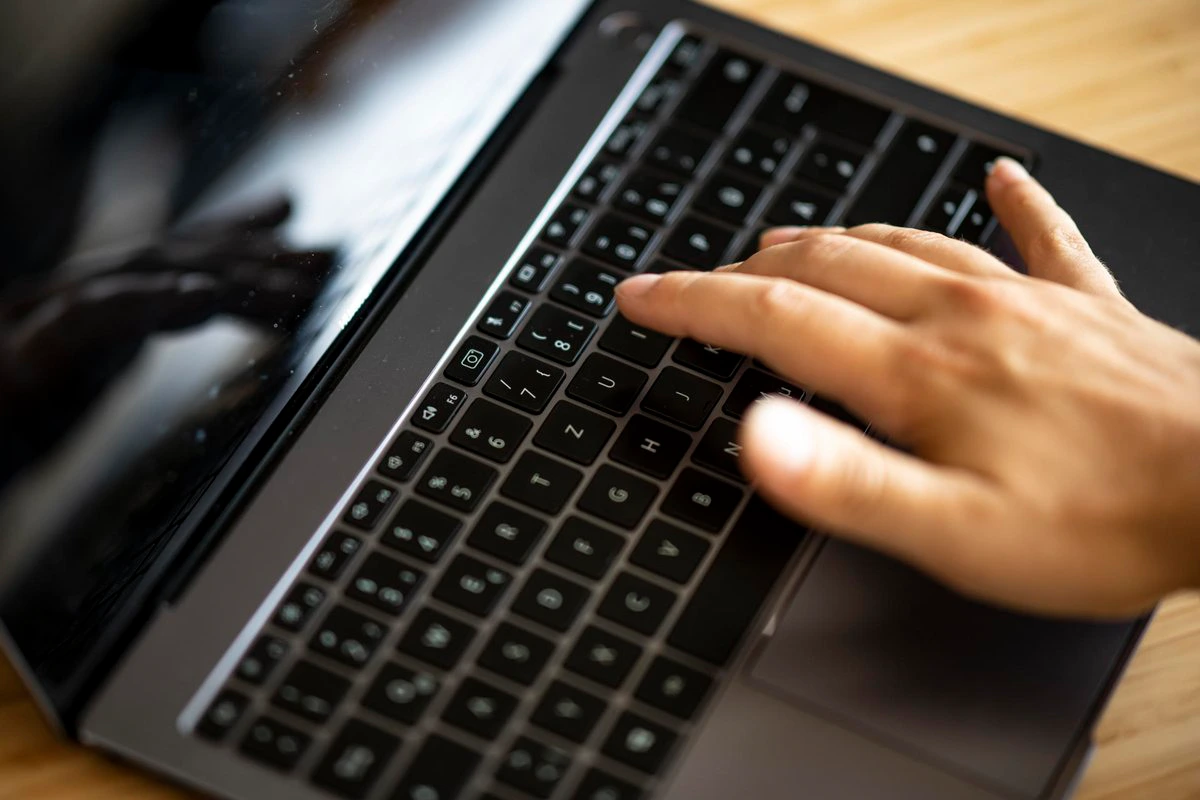 hp-laptopta-reset-tusu-var-mı?
